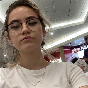 Meet your Posher, Ashton